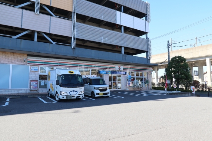 18/28 駐車場