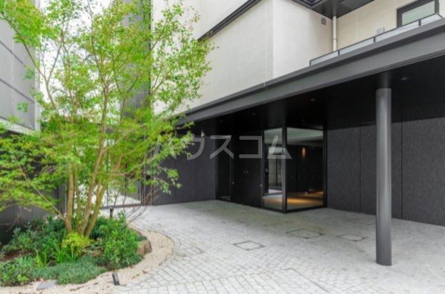 2/2 エントランス