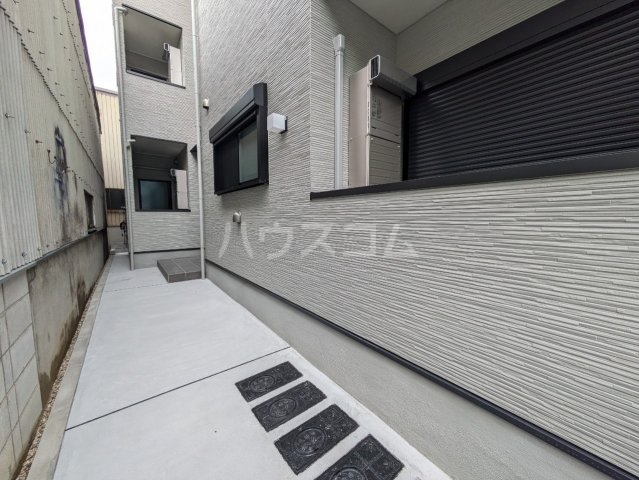 19/27 エントランス