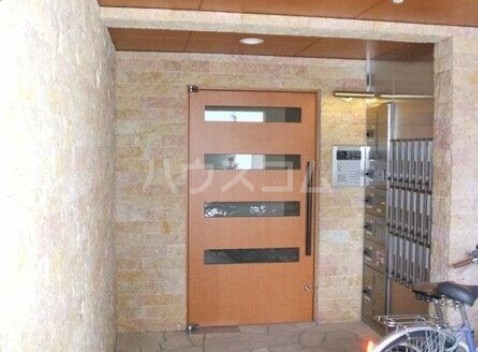 28/29 エントランス