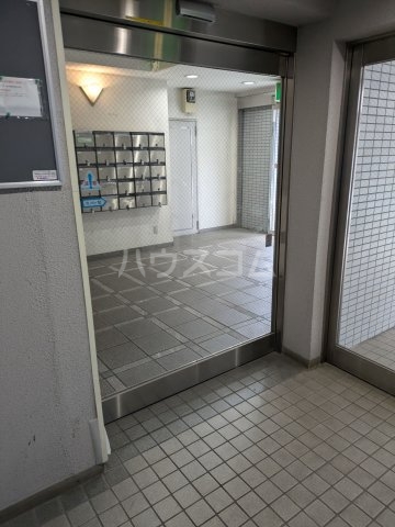 19/23 エントランス