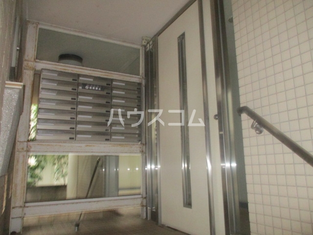 18/25 エントランス