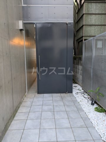 18/29 エントランス