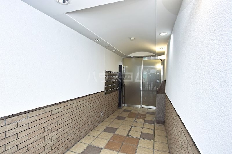 20/30 エントランス