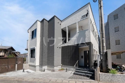 20/26 エントランス