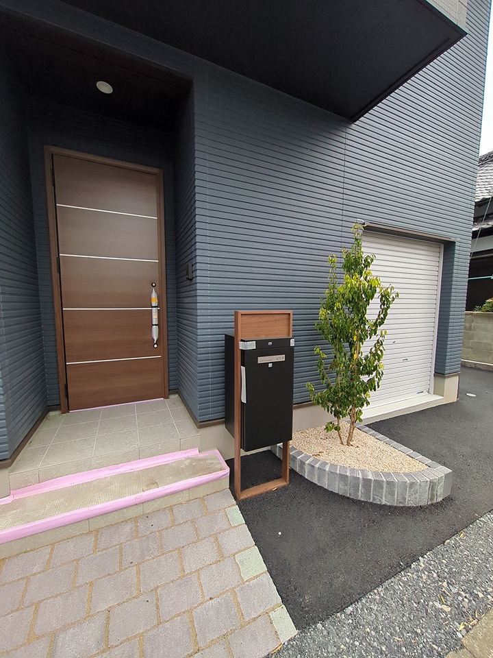 25/30 エントランス