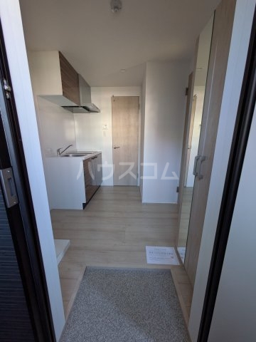 27/30 エントランス