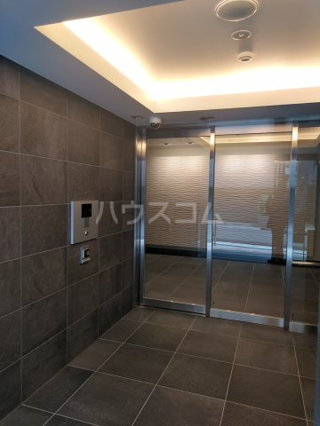 26/30 エントランス