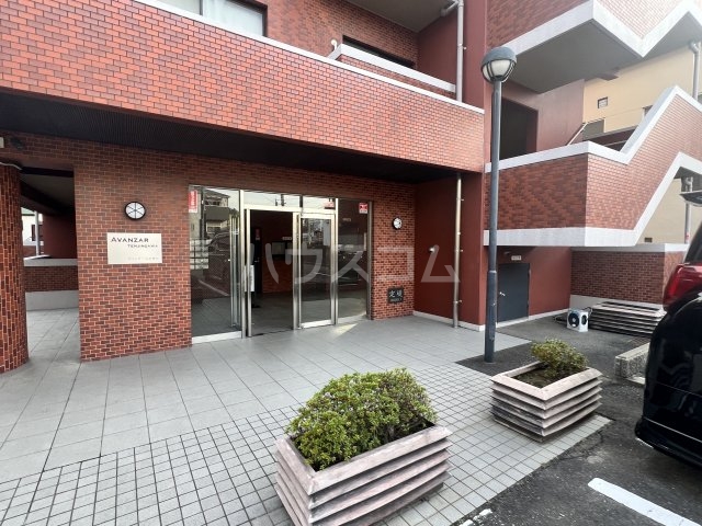 29/30 エントランス