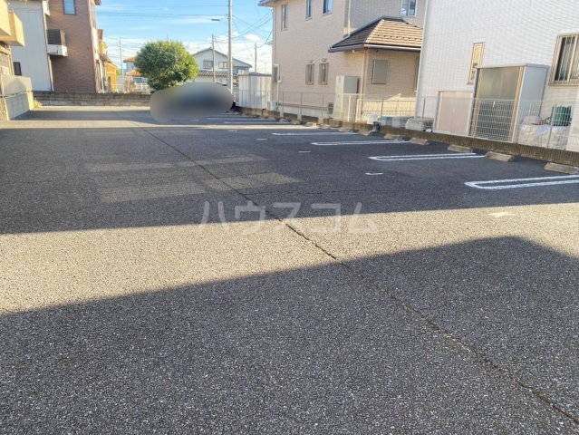 28/30 駐車場