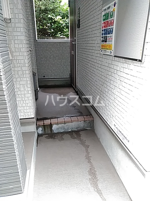 18/28 エントランス