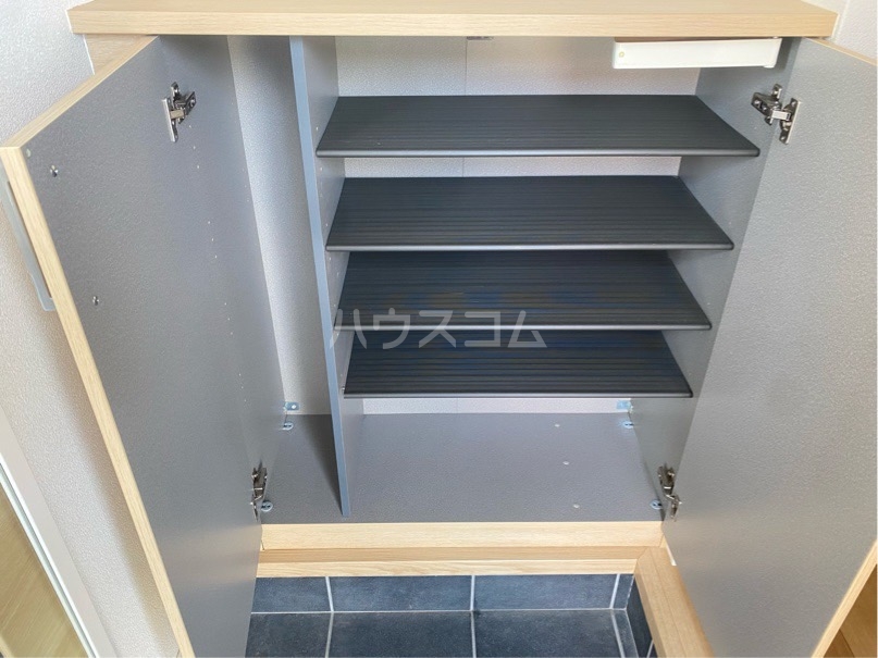 13/30 収納