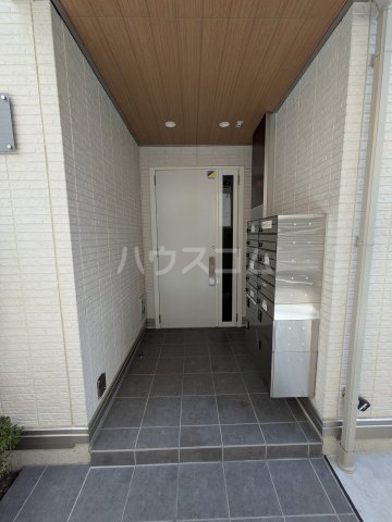 28/30 エントランス
