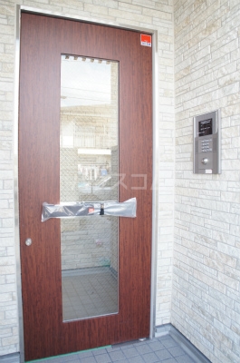 15/15 エントランス