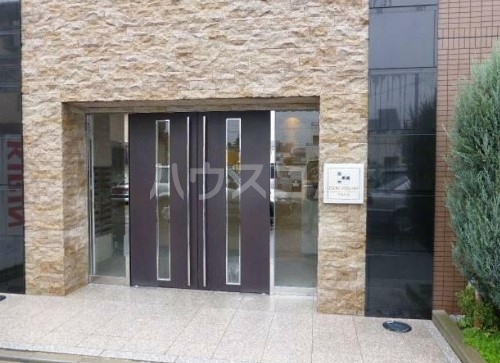 13/14 エントランス