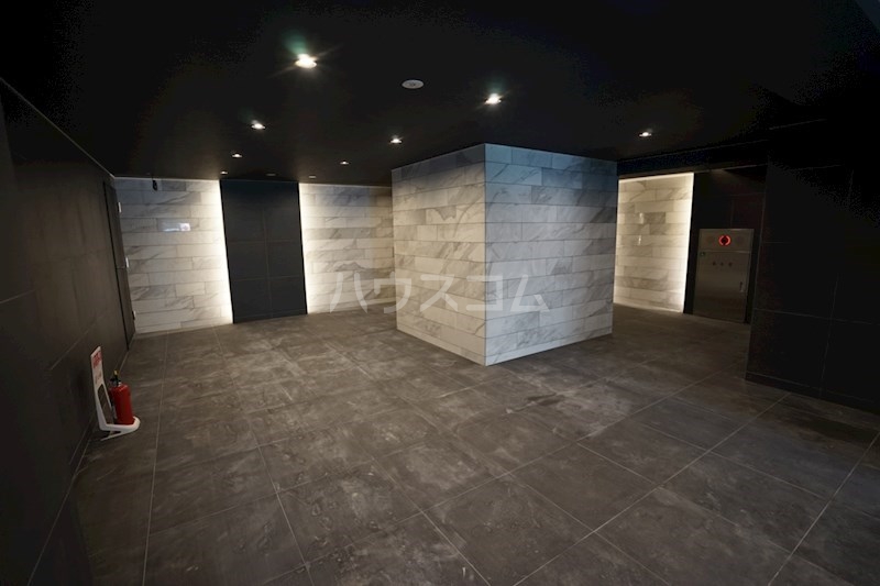 17/25 エントランス