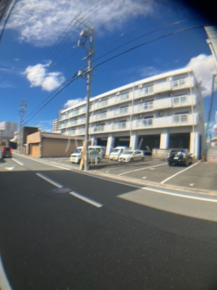 16/23 駐車場