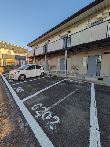 ヂュウファンズ戸頭　B棟駐車場