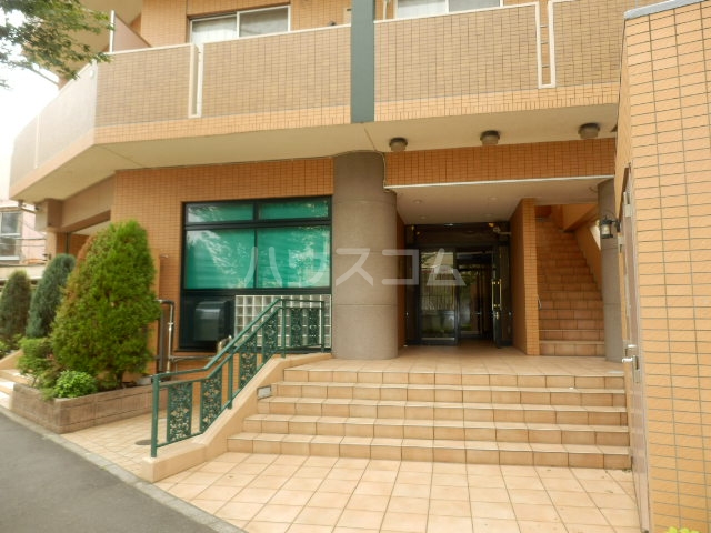 20/28 エントランス