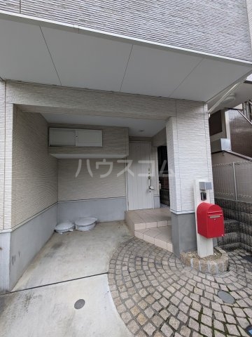 21/27 エントランス