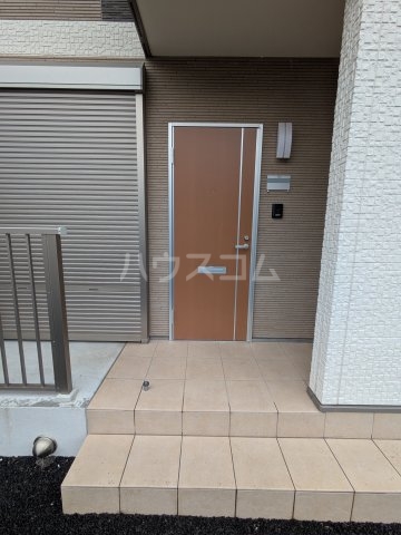 21/22 エントランス