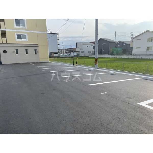19/23 駐車場