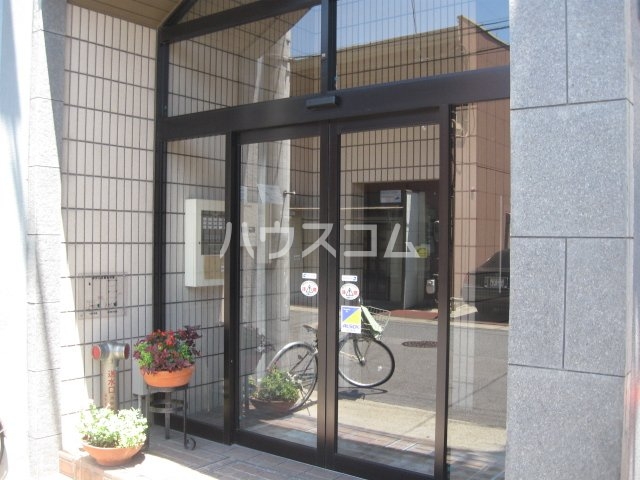 17/19 エントランス