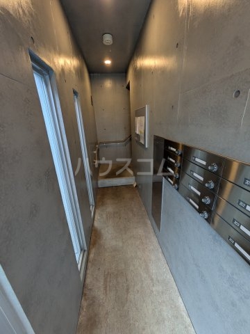 26/30 エントランス