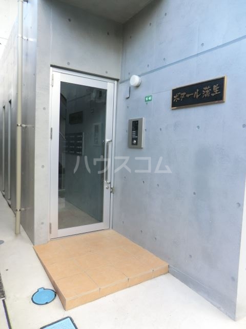 23/30 エントランス