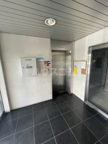 13/21 エントランス