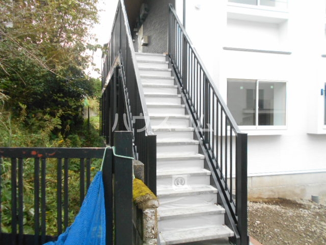 20/23 エントランス