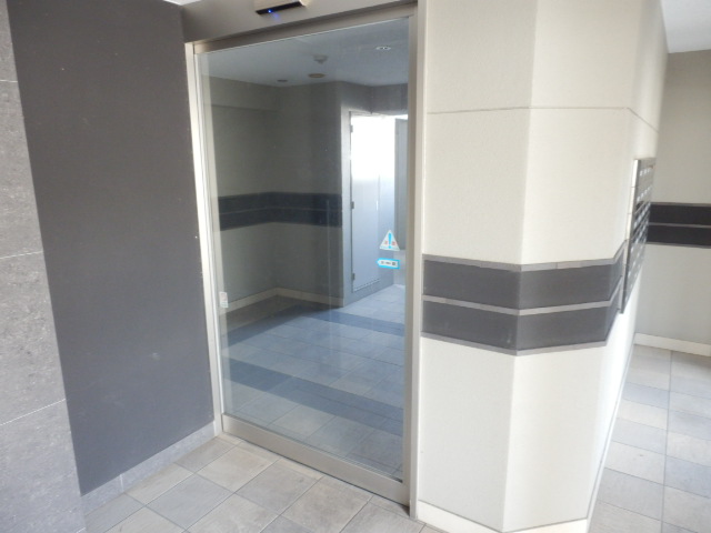 21/30 エントランス