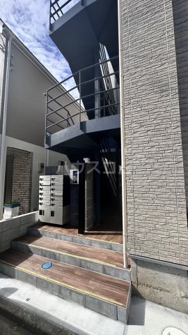 20/21 エントランス