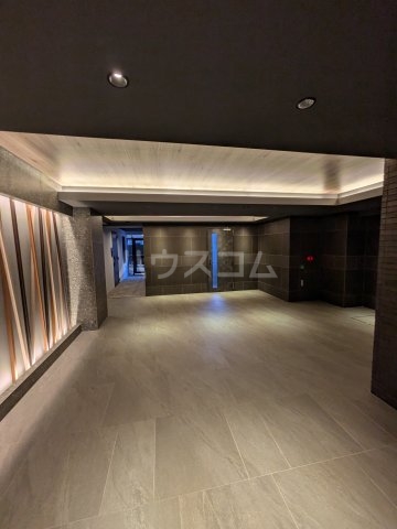 21/30 エントランス