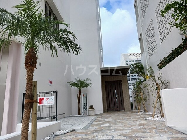 15/21 エントランス