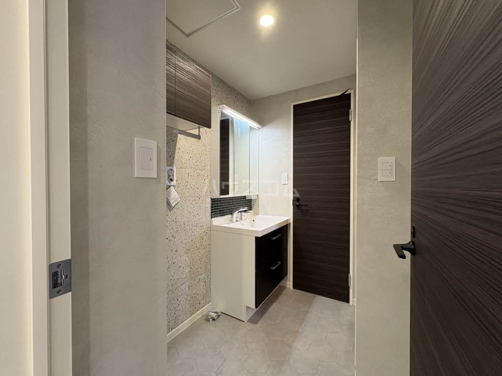 15/17 エントランス