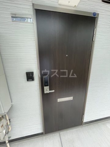 20/30 エントランス