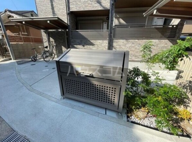 2/3 エントランス