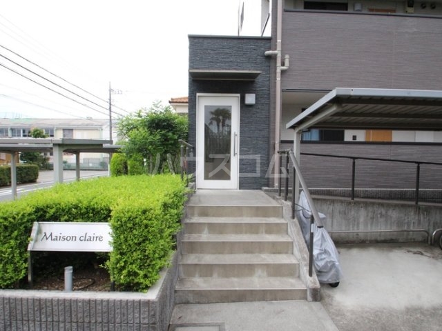 18/26 エントランス