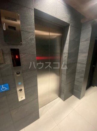 16/25 エントランス