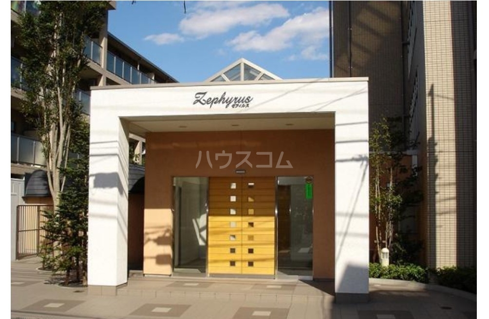 17/26 エントランス