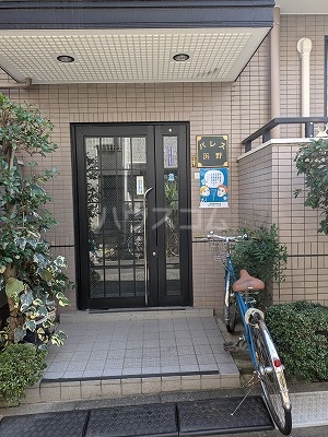 20/26 エントランス