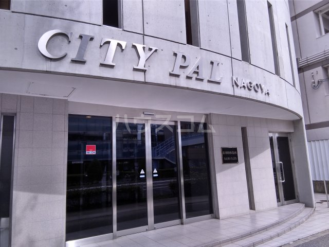 18/24 エントランス