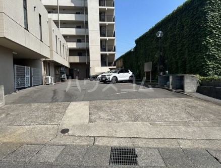 14/18 駐車場