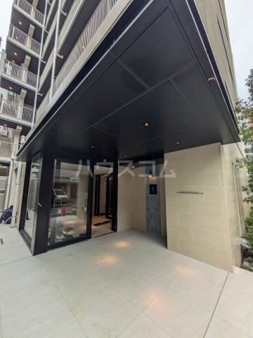 28/30 エントランス