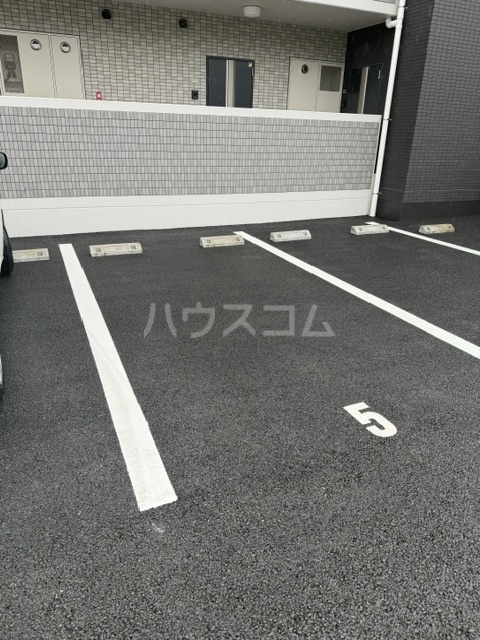 24/25 駐車場