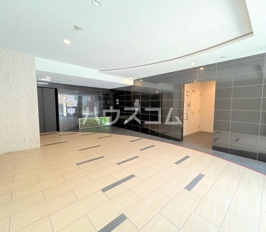 28/30 エントランス