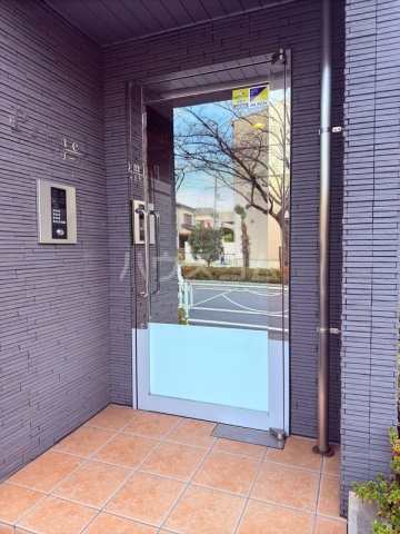 18/28 エントランス