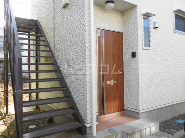 28/30 エントランス