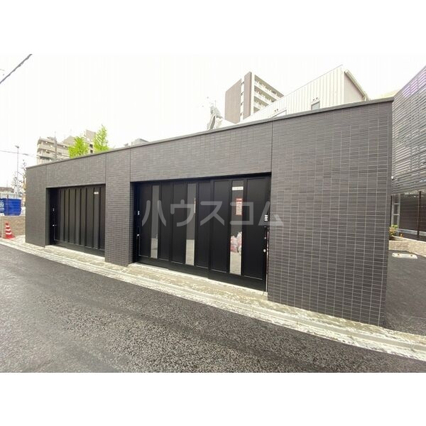 17/30 エントランス